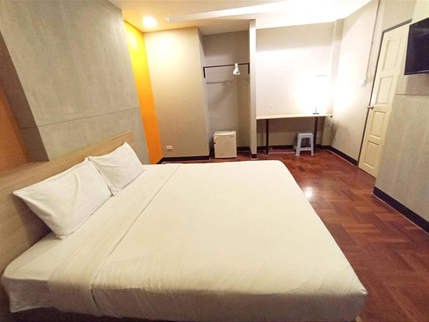 Go Inn Bts Surasak Silom Bkk โกอินน์ บีทีเอส สถานีสุรศักดิ์ 방콕 외부 사진